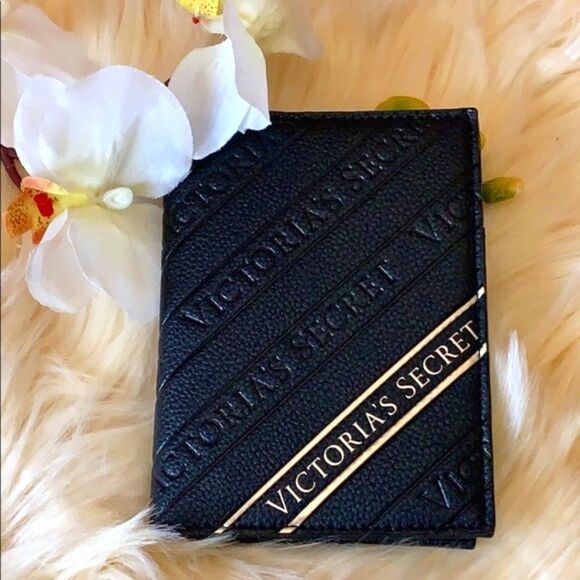 VICTORIA’S Secret Passport Credit Cards Ho… - Picture 1 of 7